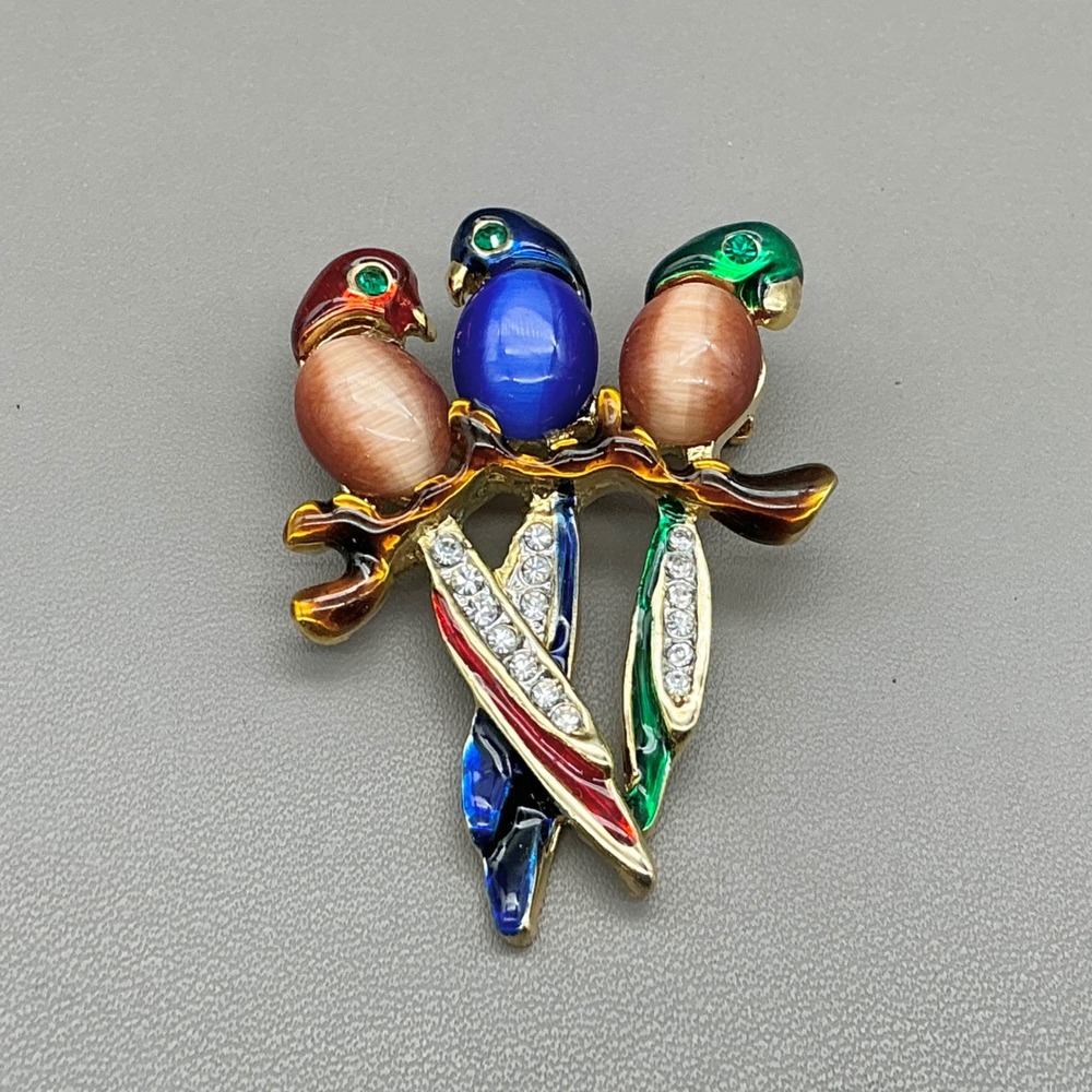 Vintage Brooch 3 Parrots Cat Eye Cabochon Enamel Rhinestone Gold Tone Bird 2.5"